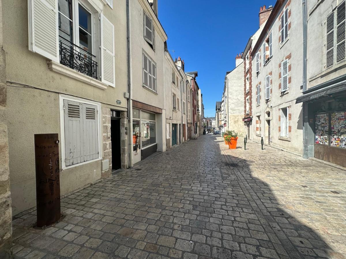 Magnifique Studio - Hypercentre Ancien Pieton Orleans - Wifi - Acces Autonome ภายนอก รูปภาพ
